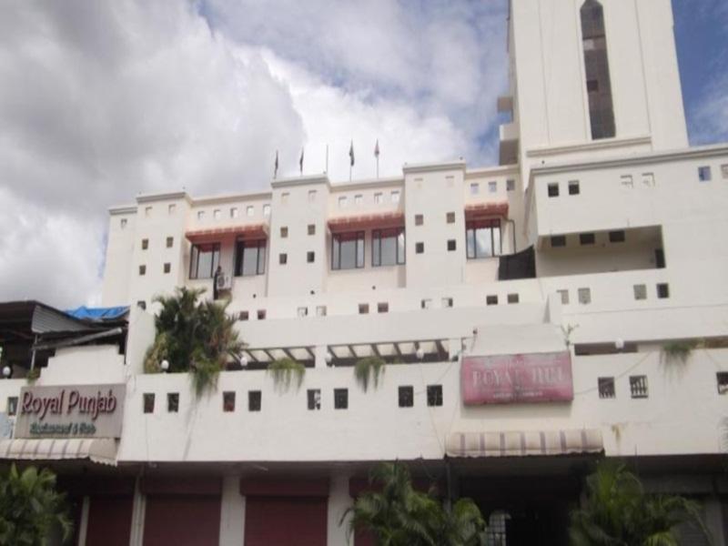 Oyo 1065 Hotel Hmr Royal Inn Πούνε Εξωτερικό φωτογραφία