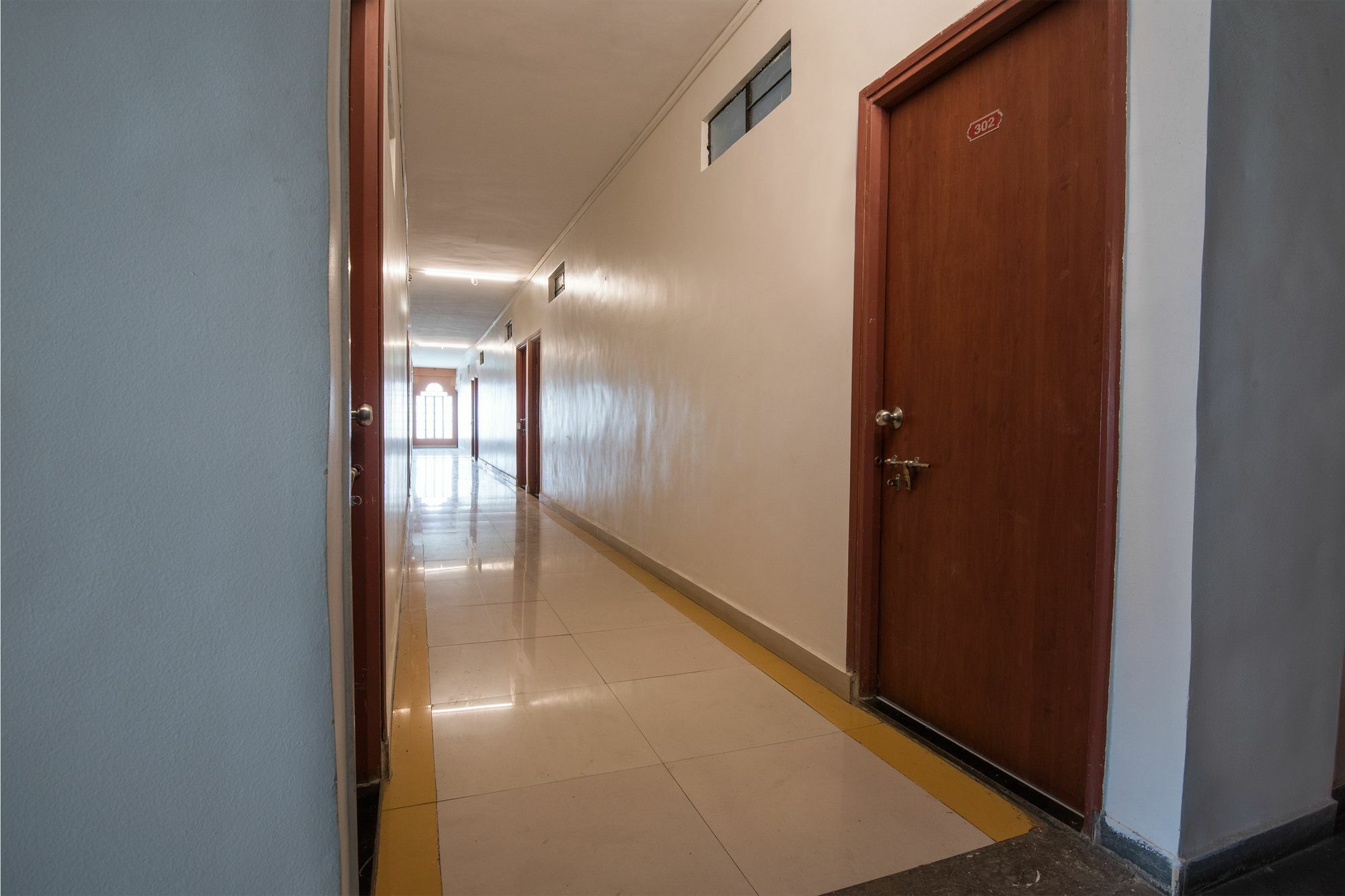 Oyo 1065 Hotel Hmr Royal Inn Πούνε Εξωτερικό φωτογραφία